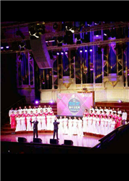 Karl conducting Yellow River Chorus with Han Lei